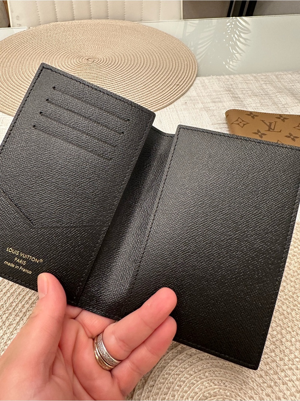 Louis Vuitton Monogram Passport Cover in Brown Reverse Monogram NEW - Picture 4 of 8